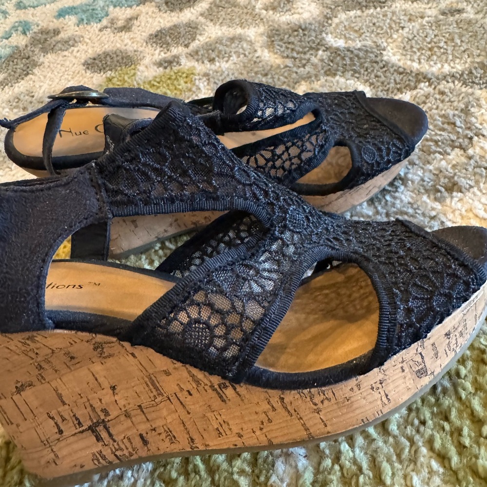 Nue Options Elegant Black Crochet Wedges - Picture 3 of 6